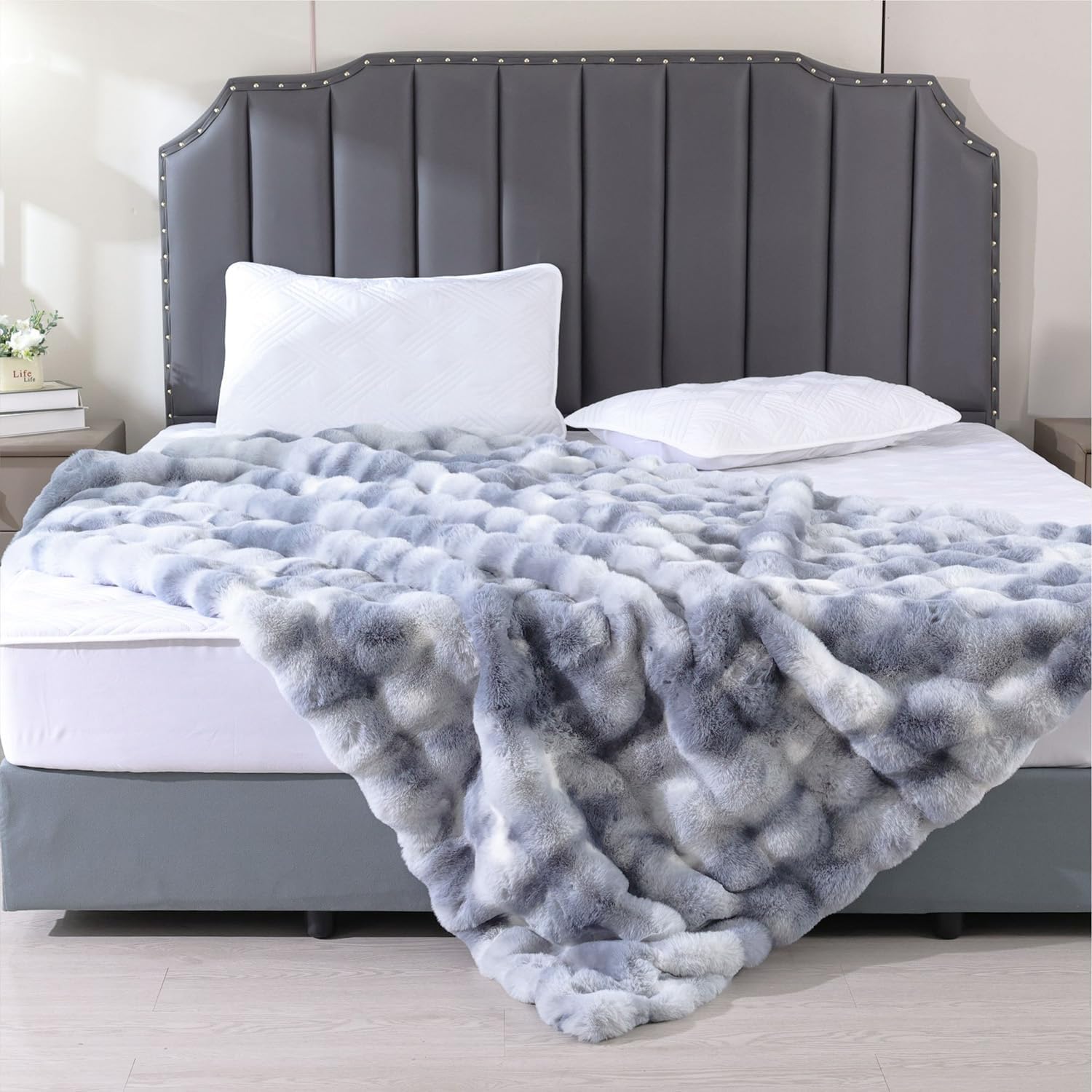 Tie-dye Blue Faux Fur Throw Blanket Soft Furry Fuzzy Warm Plush Fleece Bubble Blanket for Sofa Couch Bed Gifts 50 * 60 Inches 900GSM - Image 3