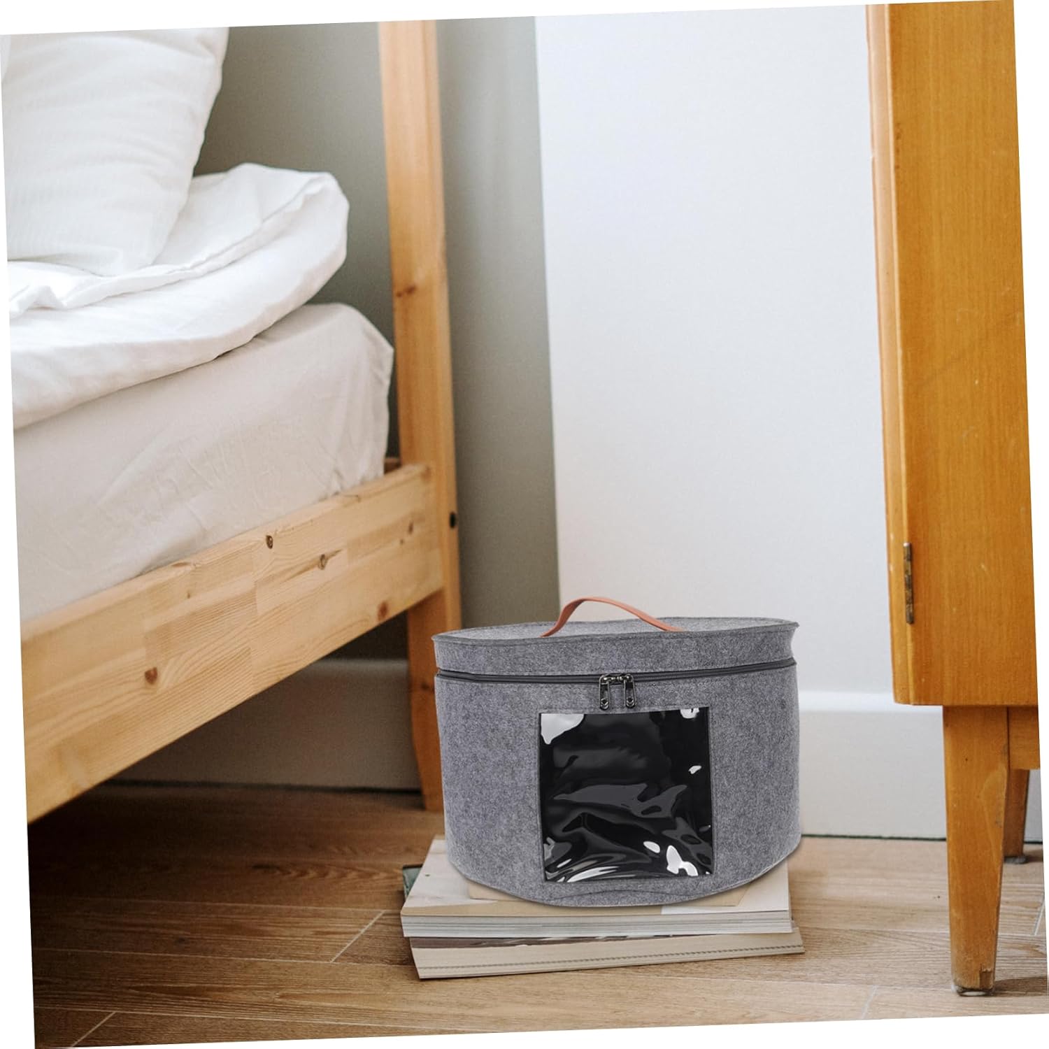 Large Round Hat Storage Box Portable Dust Organizer for Men Women Travel-friendly Design Non-woven for Home Vacation Use