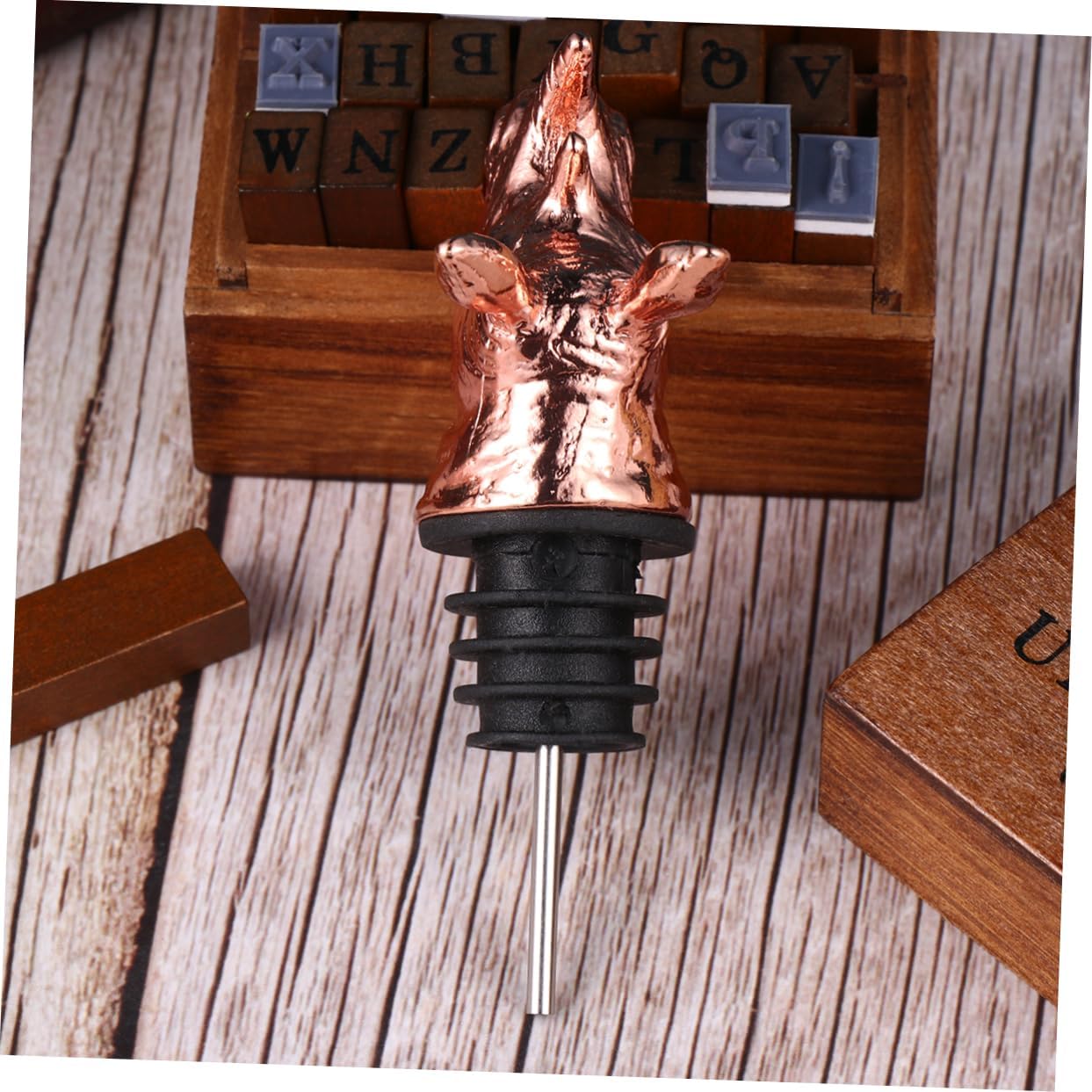 Zinc Alloy Rhino Wine Aerator Animal Bottle Holder Aerator Wine Pourer for Parties