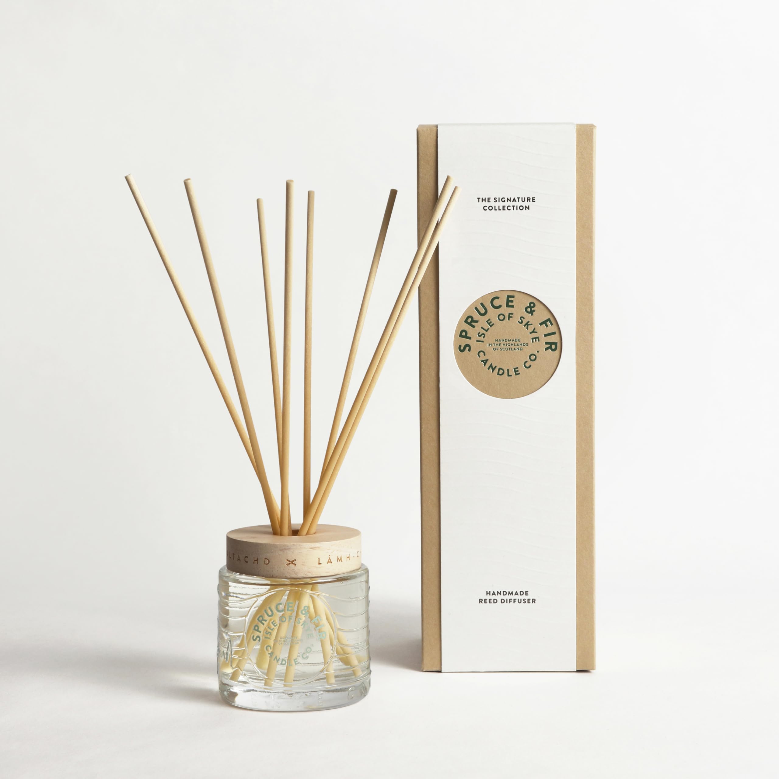 Isle of Skye Candle Company Spruce & Fir Reed Diffuser | Premium Fragrance | Hand-poured in Scotland | Effortless home fragrance | 10 Weeks Diffuse Time | Plant-based, sustainable augeo