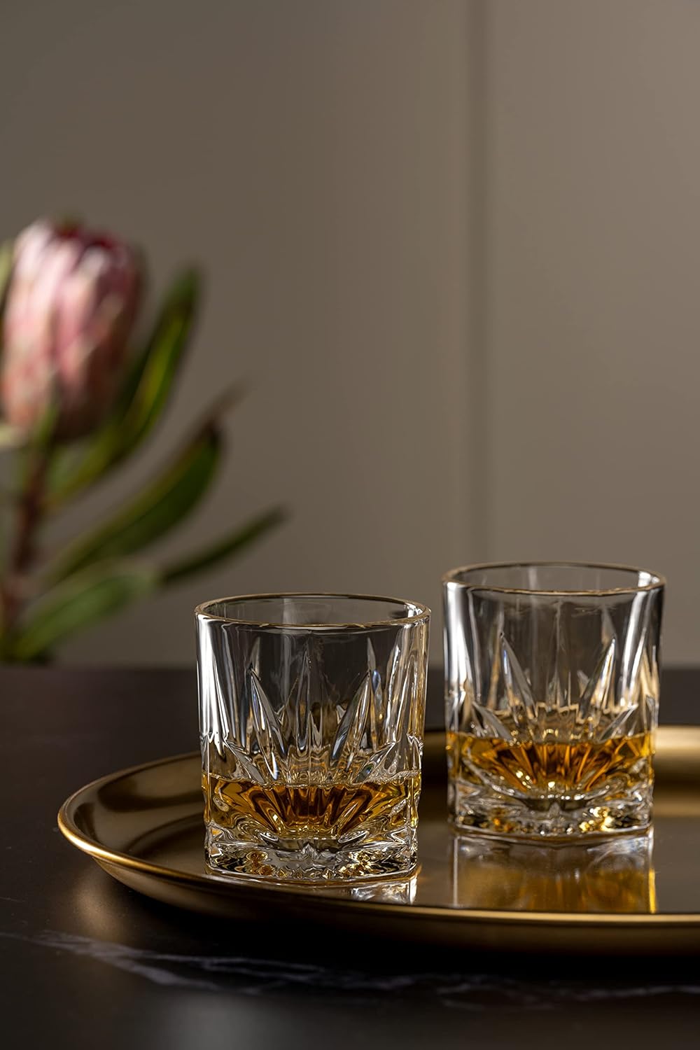 Leonardo Capri Drinking Glasses, Set of 4, Dishwasher Safe Juice Glasses with Relief, Facet Cut Water Glass, Drinking Cup Made of Glass, 220 ml, 022773