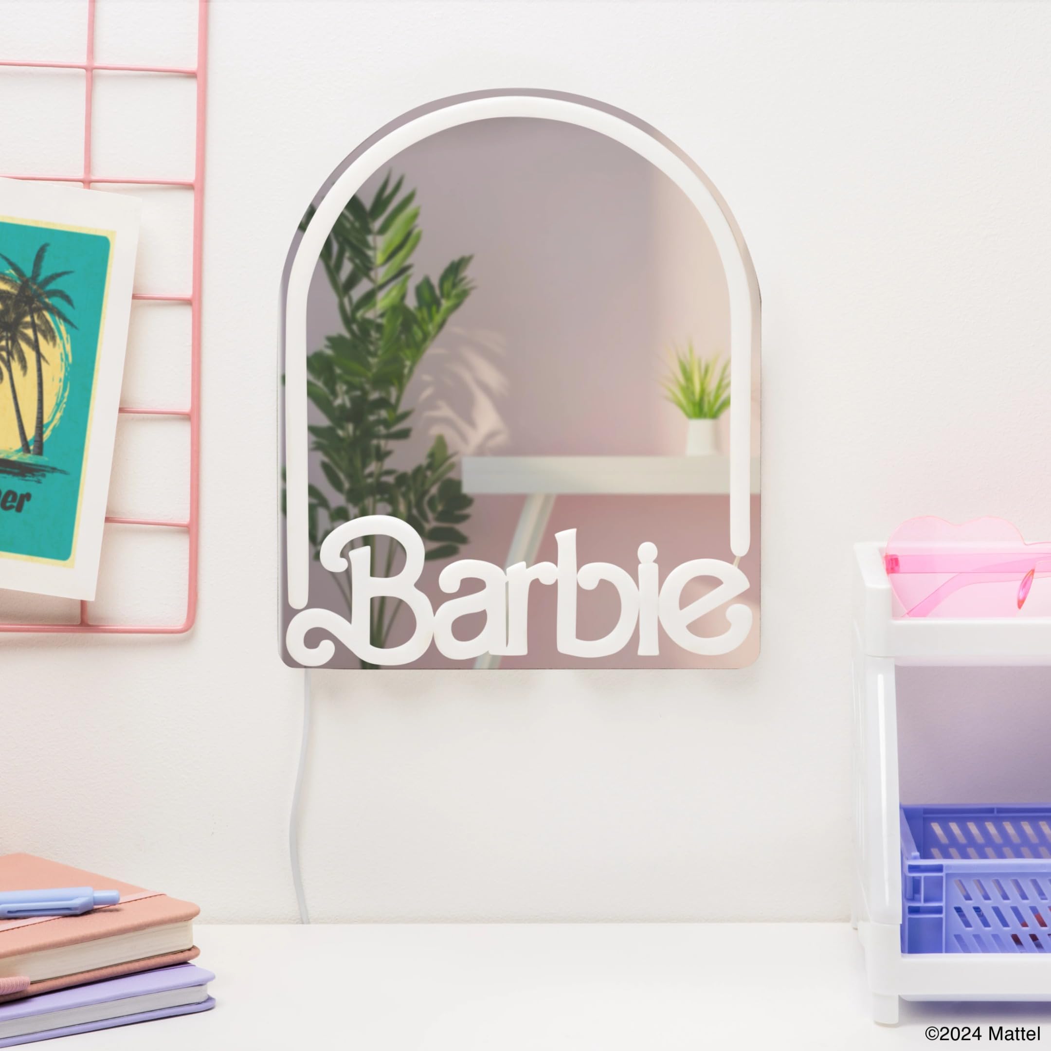 Paladone Barbie neonowe lustro ścienne LED, oficjalna licencja Mattel, dekoracja domu i sypialni, dla dziewcząt, nastolatków, kobiet, różowa lampa zasilana przez USB
