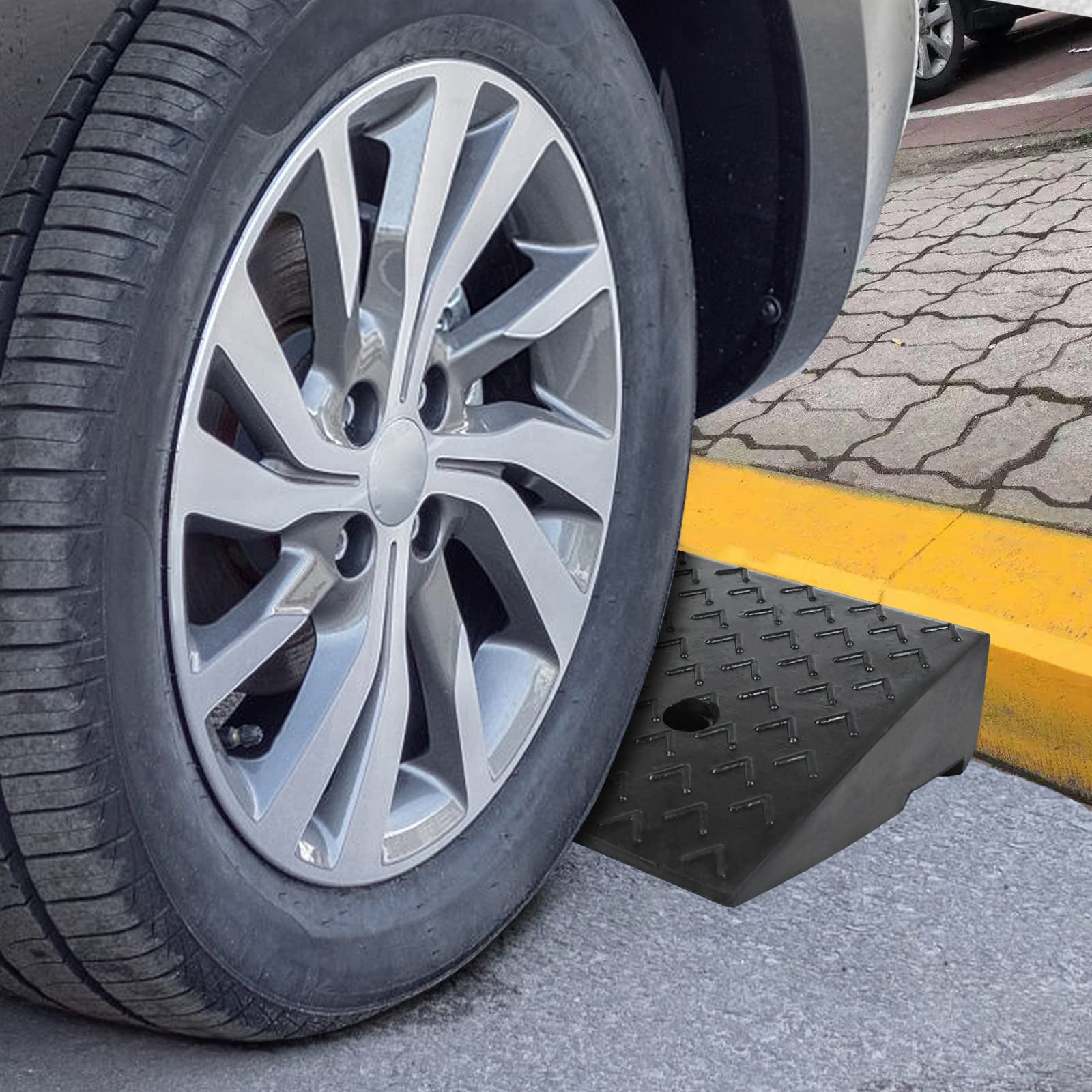 Aufun Rampa de goma para bordillos (2 unidades, 11 cm de alto, portátil, ligera, resistente, plástico, para coche, moto, silla de ruedas, andador, caravana y caseta de aparatos), color negro