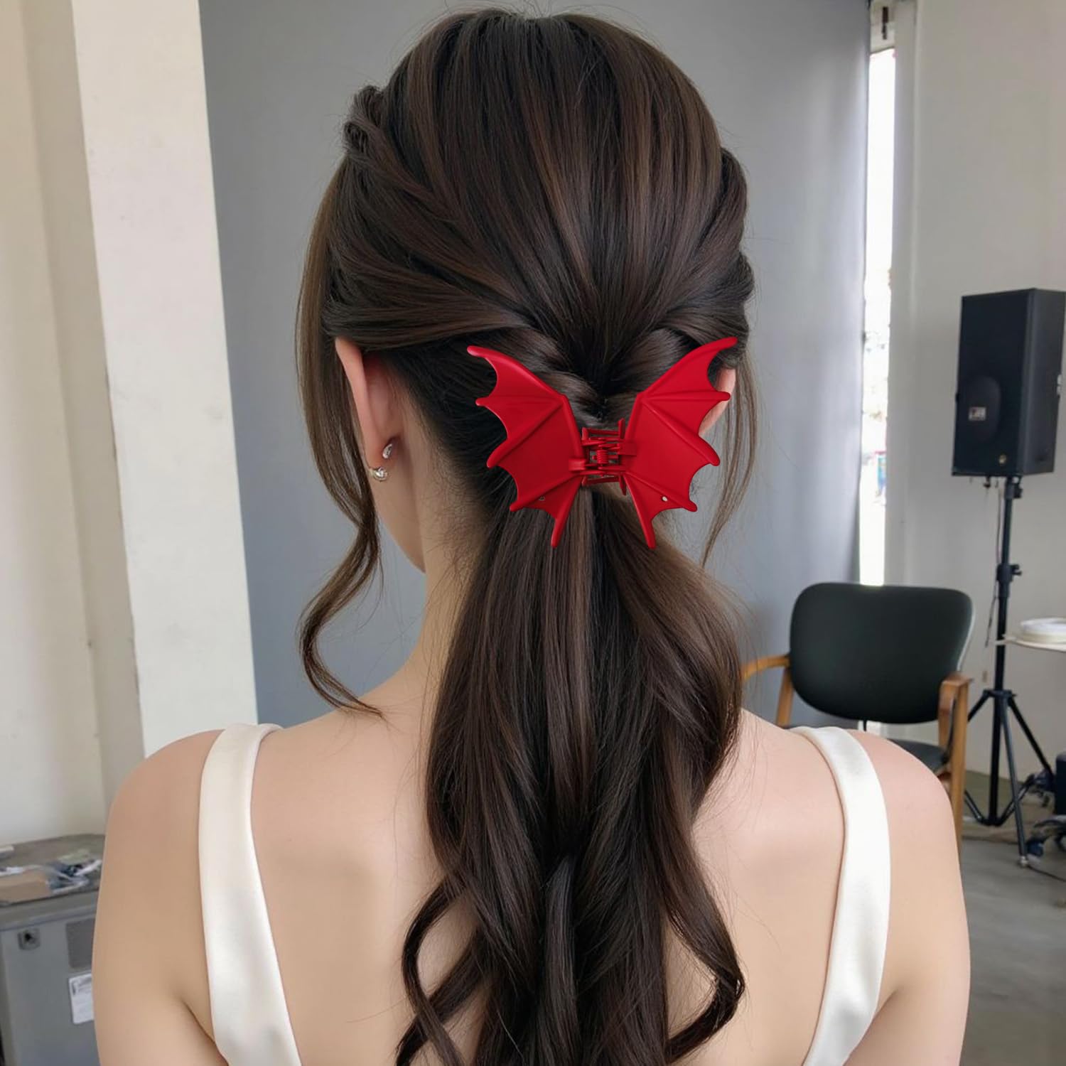 Halloween Bat Hair Clip - Red Bat Metal Hair Claw Clips Strong Hold & Non Slip Gothic Hair Barrettes Fashion Y2K Style Punk Hairpin Halloween Matte Red Bat Hair Accessories for Women Girls Decor