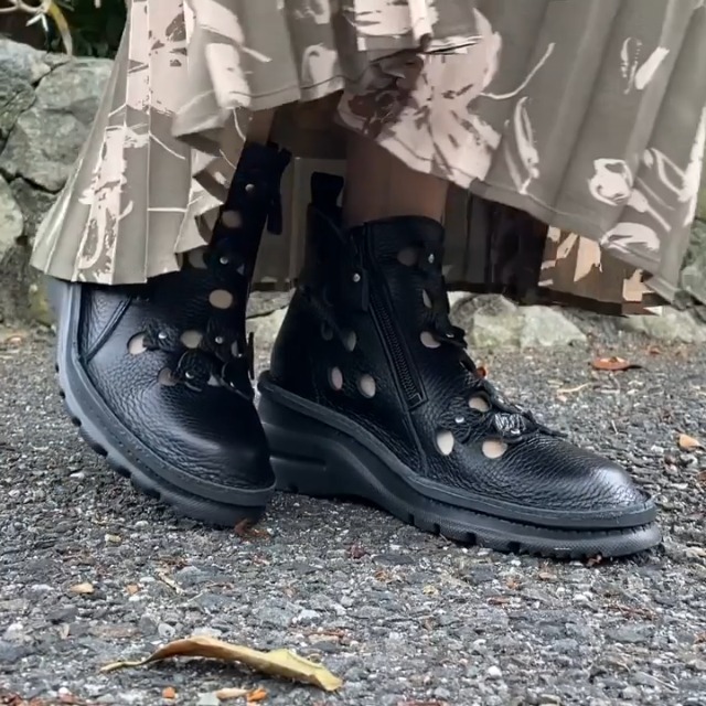 ユリコマツモト] サマーブーツ 日本製 両ファスナー パンチングブーツ Amazon | [ユリコマツモト] サマーブーツ ブーツ サンダル