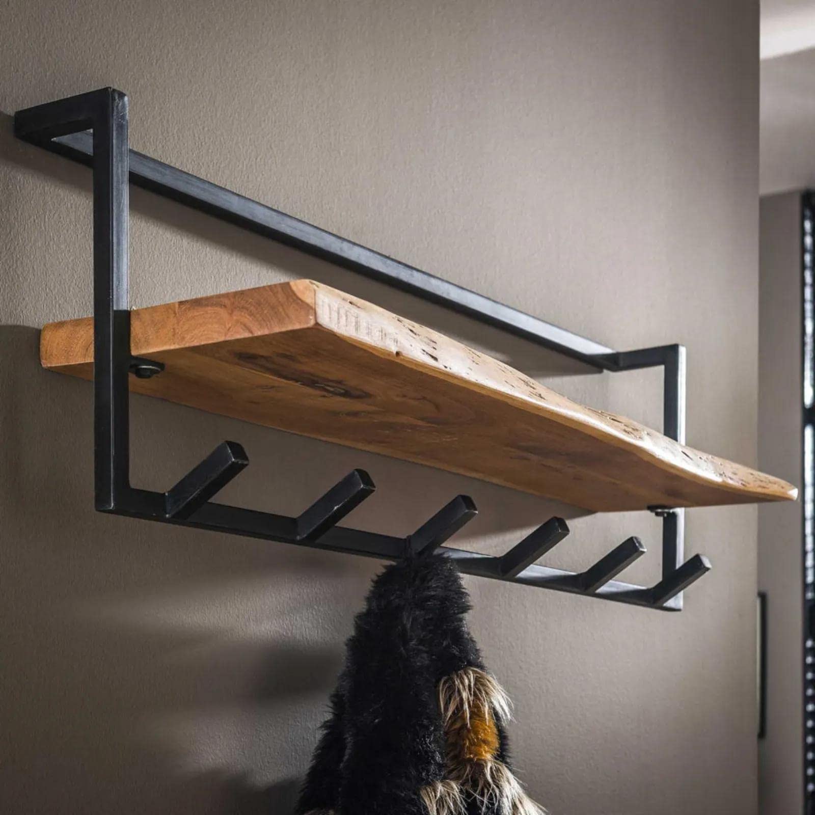 RINGO-Living Wandgarderobe mit Ablage - Vintage Kleidergarderobe aus massiven Natur Holz - Rustikales Wandregal für den Flur - Schmale Kleider Garderobe mit 6 Haken für Deine Jacken Mäntel & Schals