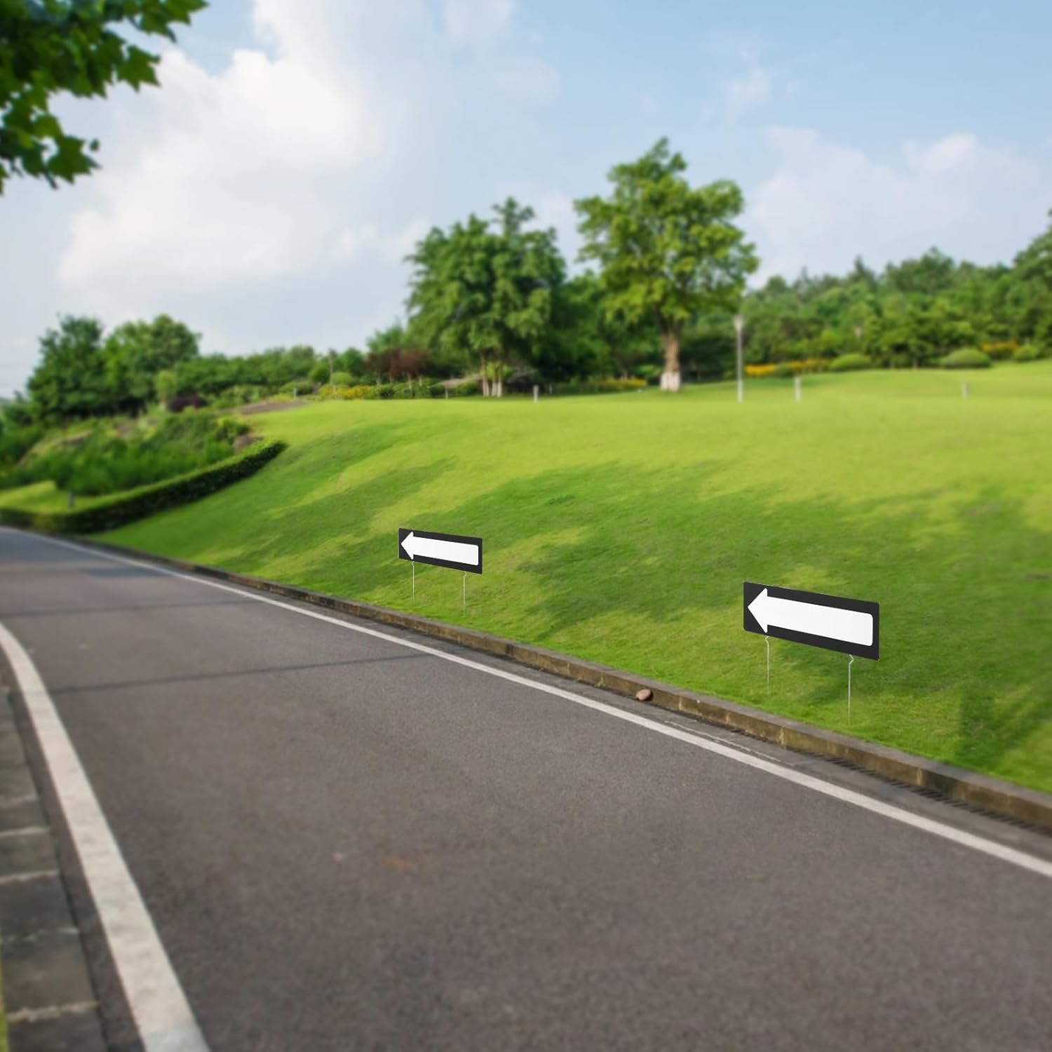 Black Arrow Sign with Stakes 17 x 6 Inch Plastic Blank Directional Yard Sign Waterproof This Way Sign for Outdoor Wedding Birthday Party Garage Sale 6 Pack