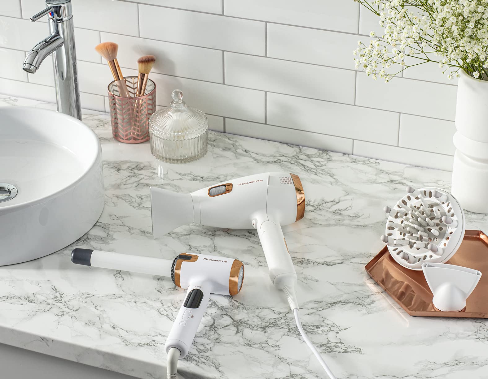 Rowenta Ultimate Experience Sèche-cheveux 2200 W, Moteur numérique haute performance, Booster d'ions, Doigts rotatifs doux, 2 en 1 avec massage revitalisant de la tête CV9240F0