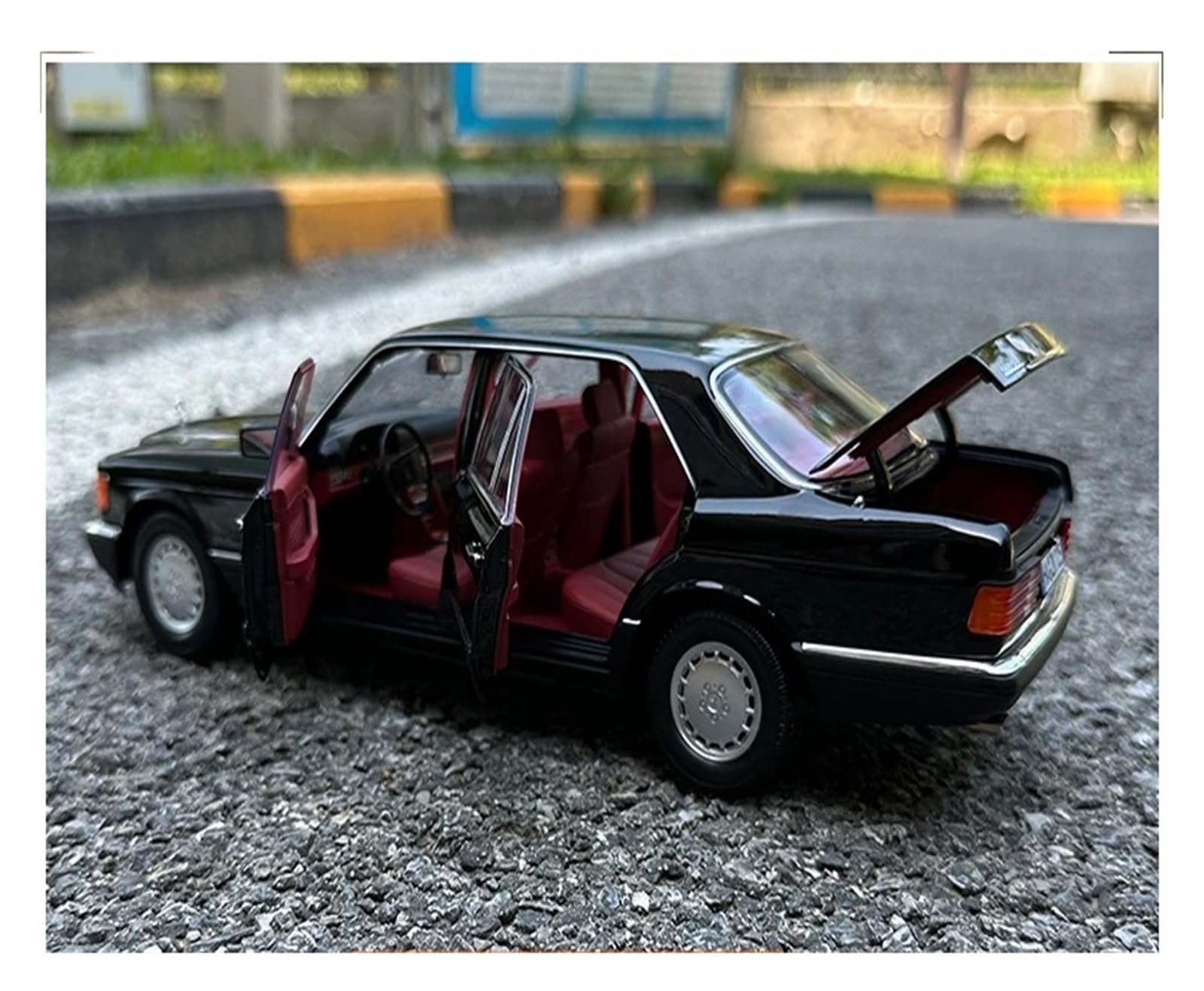 1/18ミニカー ベンツ560SEL AMG 深リムカスタム　ブラック メルセデス ベンツ 560 6.0 SEL AMG (W126) (ブラック) ミニカー