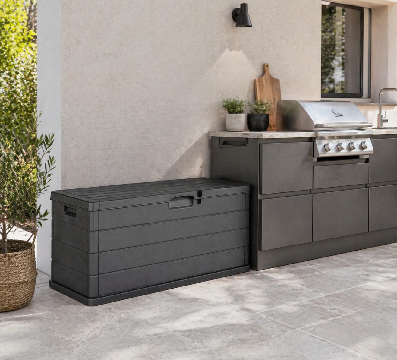 Kissenbox wetterfest 340L – Auflagenbox Gartenbox aus Kunststoff, abschließbar, UV-beständig, wetterfest, in Kunststoff in Holzoptik, mit Rollen, für Balkon, Terrasse, Garten