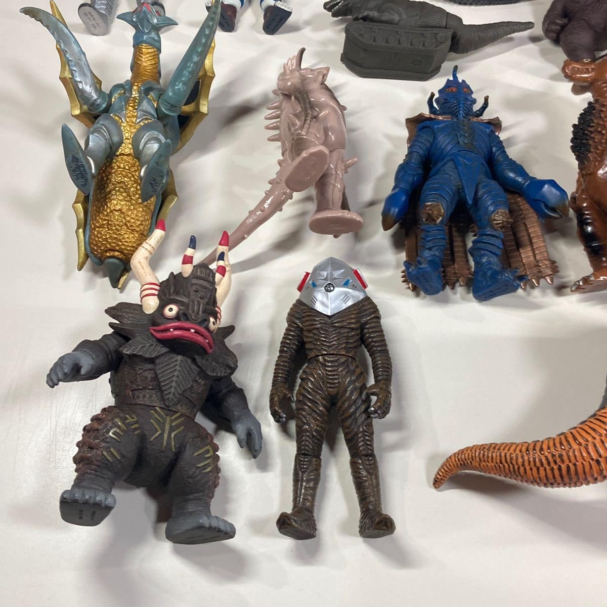 Amazon.co.jp: 怪獣 フィギュアまとめ売り 20体/ウルトラ怪獣 ソフビ 