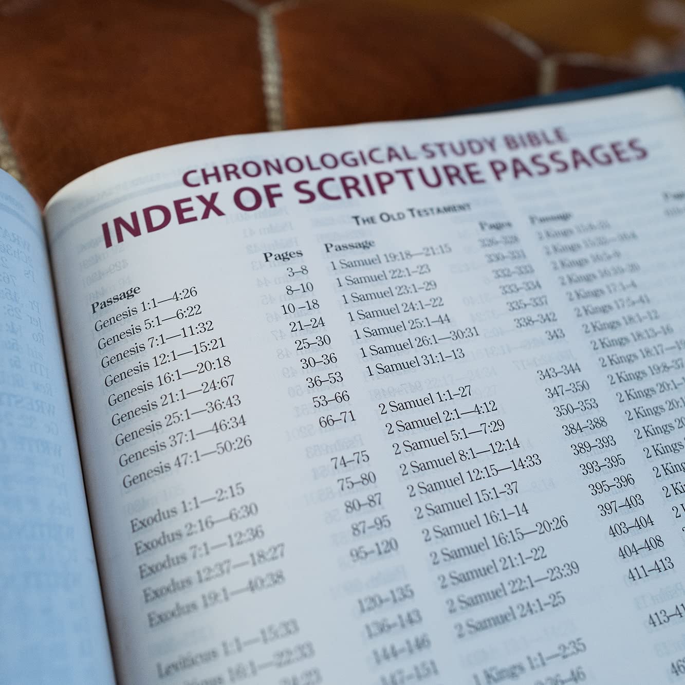 The Chronological Study Bible: New King James Version      Hardcover – October 14, 2008