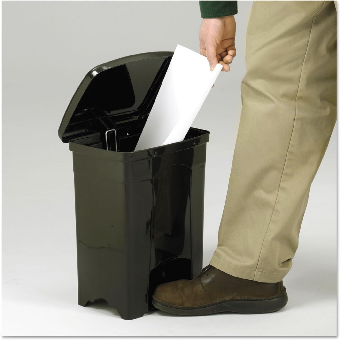 Safco Home Office Plastic Step-On 4 Gallon Waste Container Receptacle Black 1Pack
