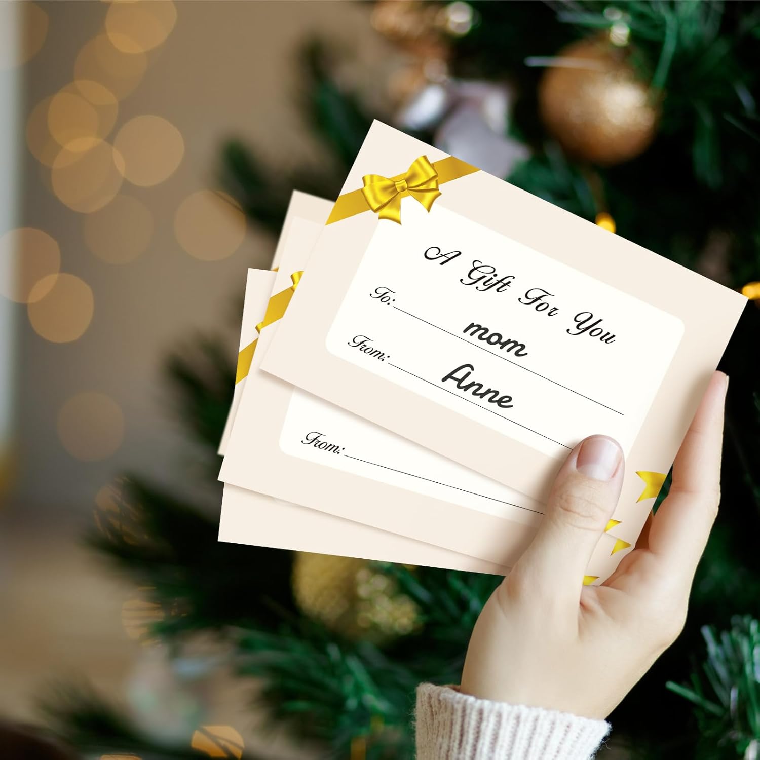 Gueevin 600 Pcs Mini Gift Card Envelopes Holiday Card Sleeves Gift Holder Small Envelopes Bulk for Note Mailing Office Wedding Birthday Party, 3.69 x 2.69 in (Gold,Bow)