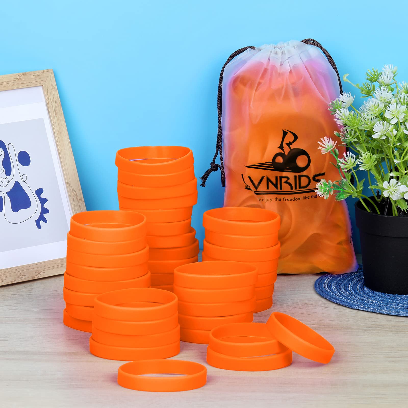 100 Bracelets en silicone pour enfants et adolescents, 7 inch Bracelets en caoutchouc élastique pour le sport Cadeaux en vrac les fournitures pour enseignants Décorations de fête Orange