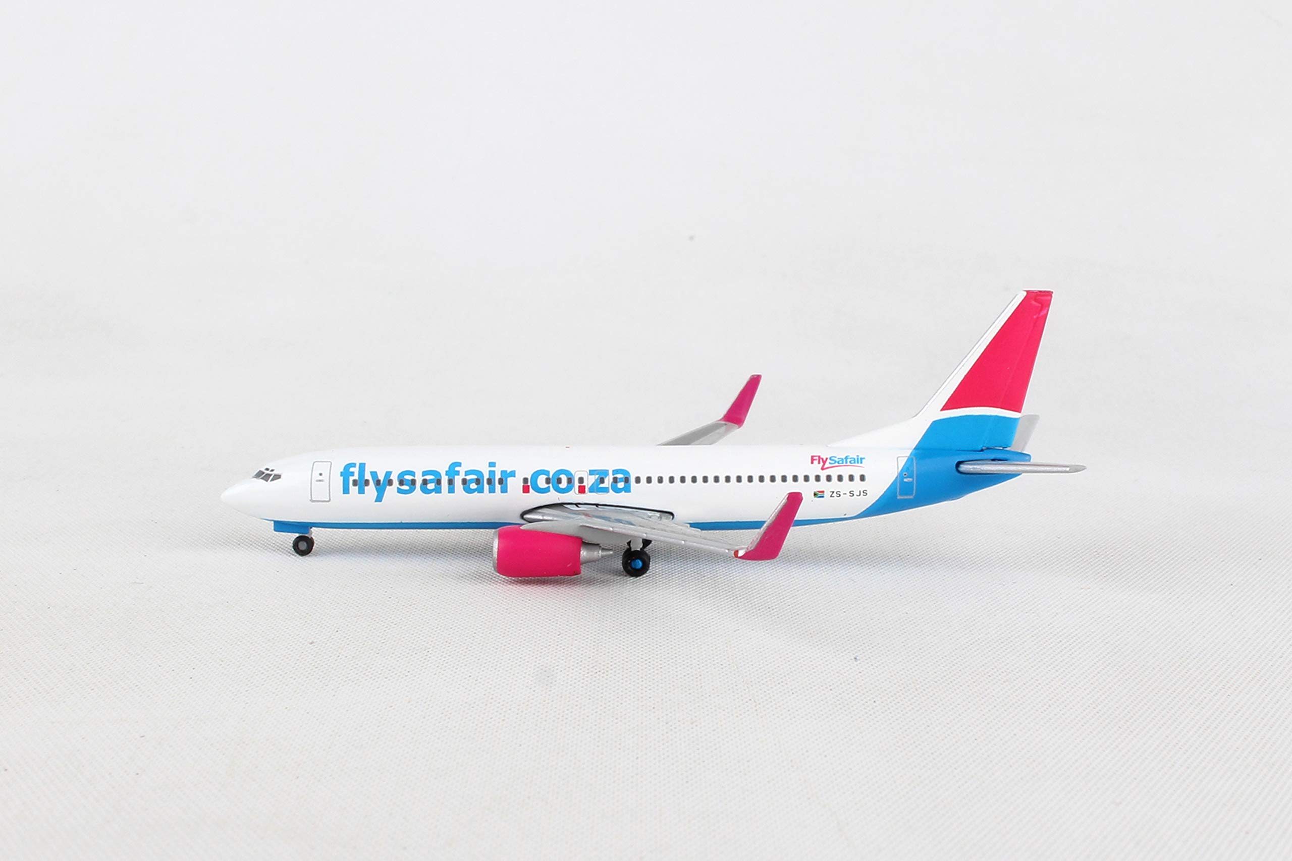HERPA Wings 531085 FlySafair Boeing 737-800 'ZS-SJS' 1/500 Scale Diecast Model