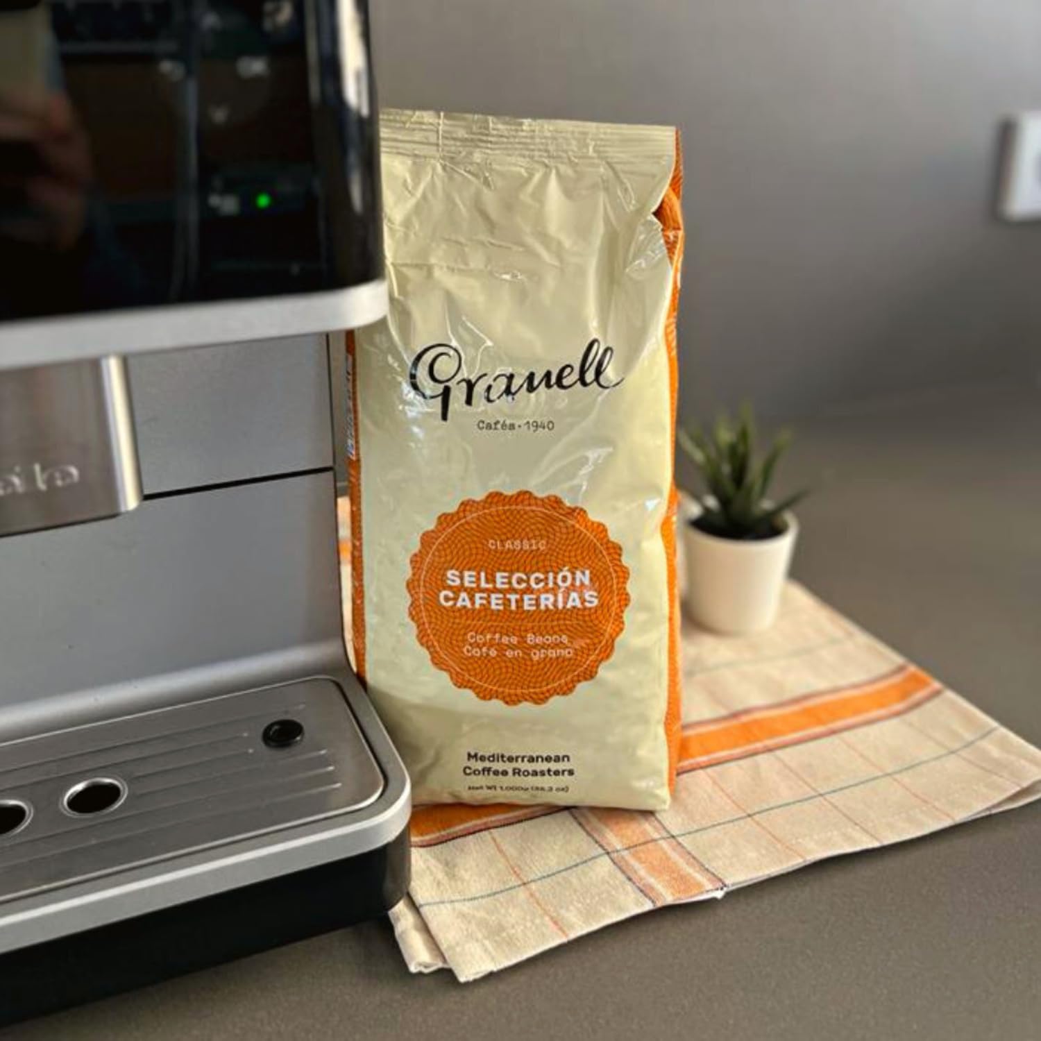 Granell Cafés · 1940 | Pack Degustación Café en Grano Especial Cafetera Superautomática | Gran Luxe Café 100% Arábica y Blend Selección Cafeterías 50% Arábica - 50% Robusta | Pack de 2 x 1 Kilo
