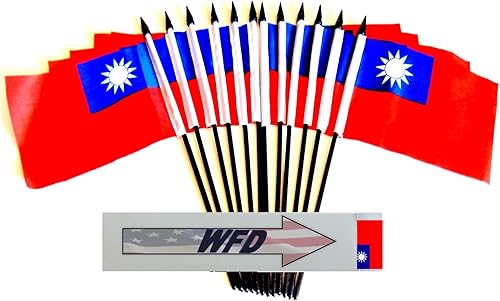 Miniatura 199 de Banderas de escritorio de Nicaragua, paquete de 12 banderas pequeñas de poliéster de 4 x 6 pulgadas en miniatura para mesa de oficina, pequeñas