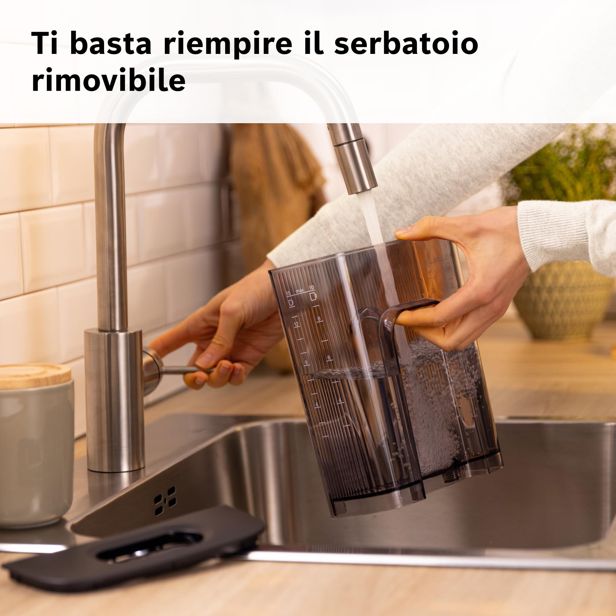 Bosch Macchina da Caffè Americano MyMoment TKA3M134, 1200 W, Capacità fino a 10 Tazze, Filtro Removibile, Caraffa in Vetro, Sistema Antigoccia, Serbatoio Rimovibile, Facile Decalcificazione, Rosso