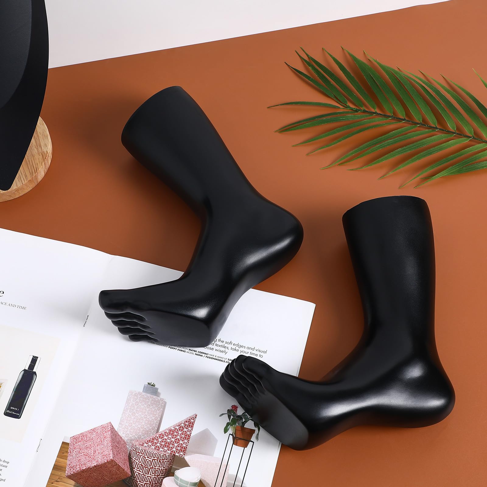 GANAZONO Realistisches Fußmodell von Socken zur Präsentation aus Vinyl mit Einzigartigem Design und Knöchelarmbändern im Einzelhandel oder Ausstellungen