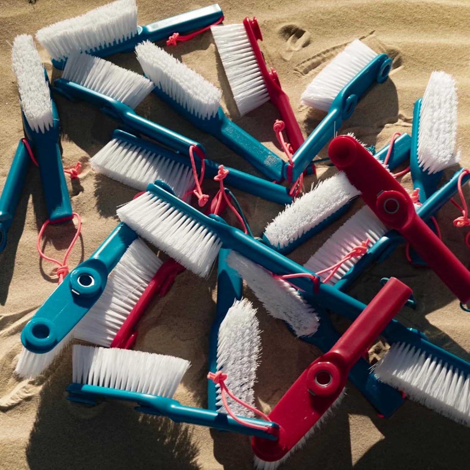 LISS The Clean Fin, Surfboard Fin Removal and Installation Tool, Sand Brush Remover for Beach, Bristle Brush with Leash String Included, Wax Remover & Scraper, Bottle Opener, Beach Accessorie (Red)