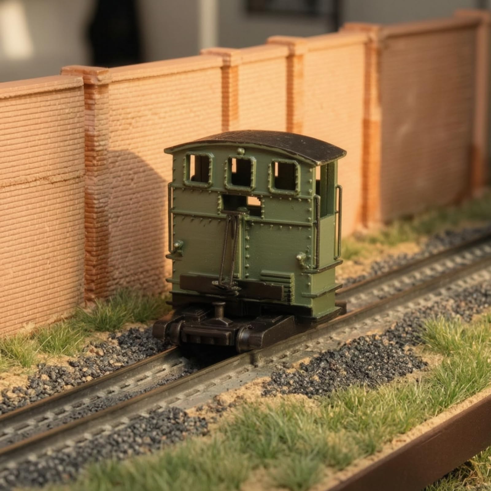 Harilla Réplique de Locomotive Statique Locomotive de Manœuvre Maquette Train Modèle Ho 1/87 en Plastique Aspect Dépôt Rail Non Motorisée Présentation de, Bleu, Jaune