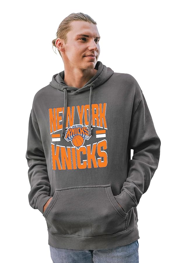 Blue 84 New York Knicks NBA Officially Licensed Hooded Sweatshirt Ringspun Bold Black, Large by Blue 84 - Used condition - US$20.26