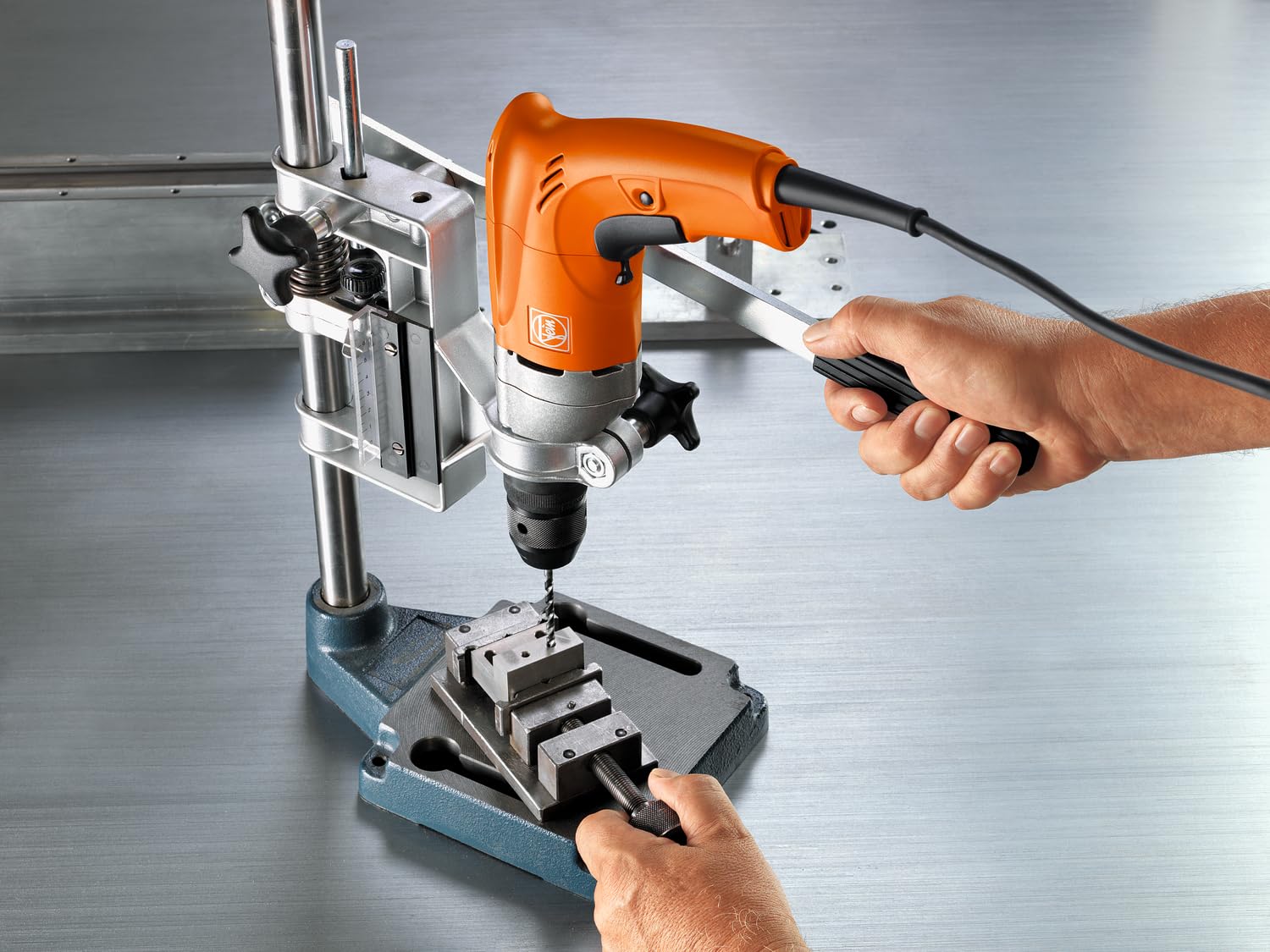 FEIN Perceuse à une vitesse rapide jusqu’à 6 mm, BOP 6, 500 W, Rotation droite/gauche, Mandrin de serrage de précision en métal, Vitesse de rotation pour les petits diamètres de perçage, Câble de 5 m