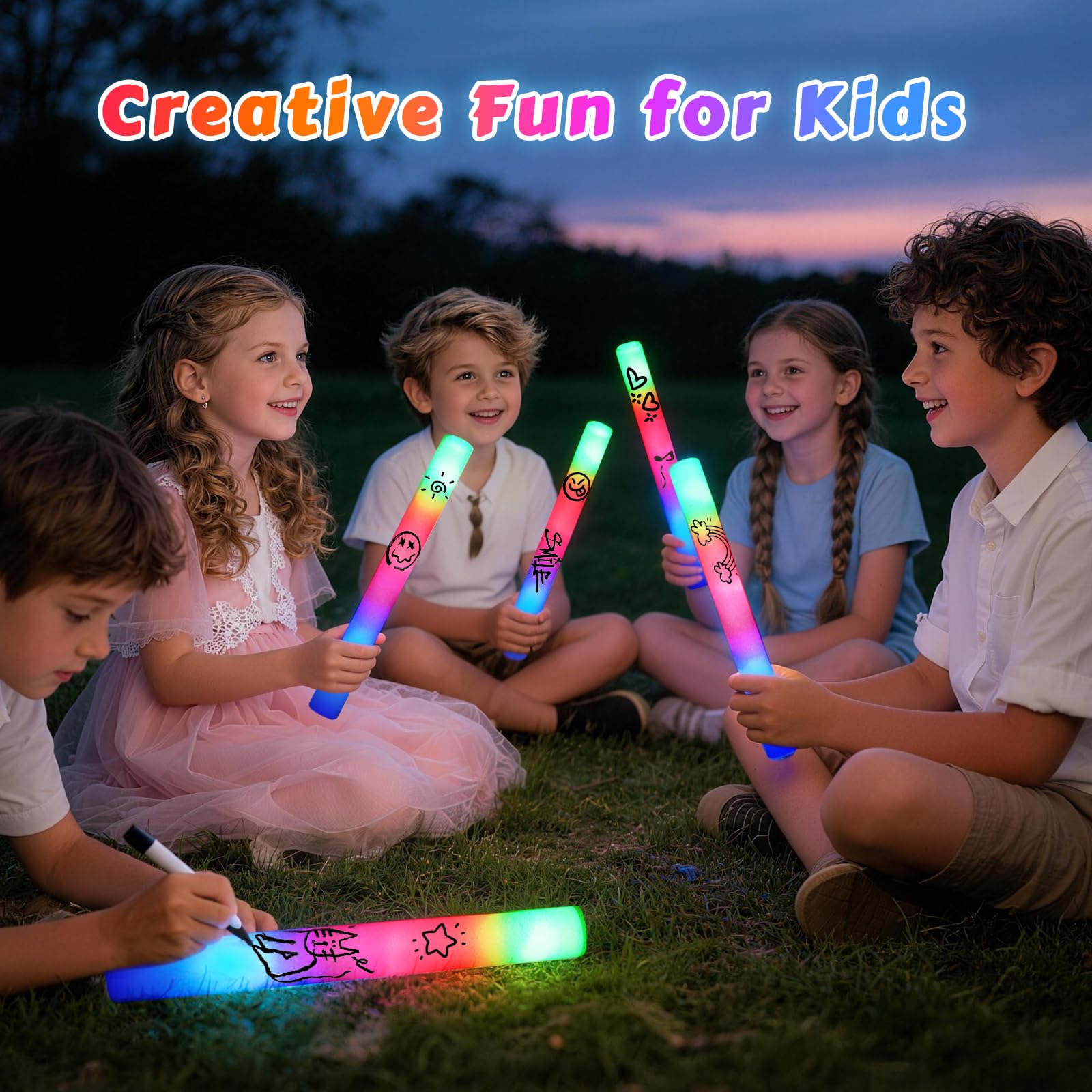 SHQDD 125 bastoncini luminosi in schiuma, si illuminano al buio per feste, con 3 modalità lampeggianti colorate, confezione per feste per matrimoni, compleanni, concerti, Capodanno, Halloween, Natale