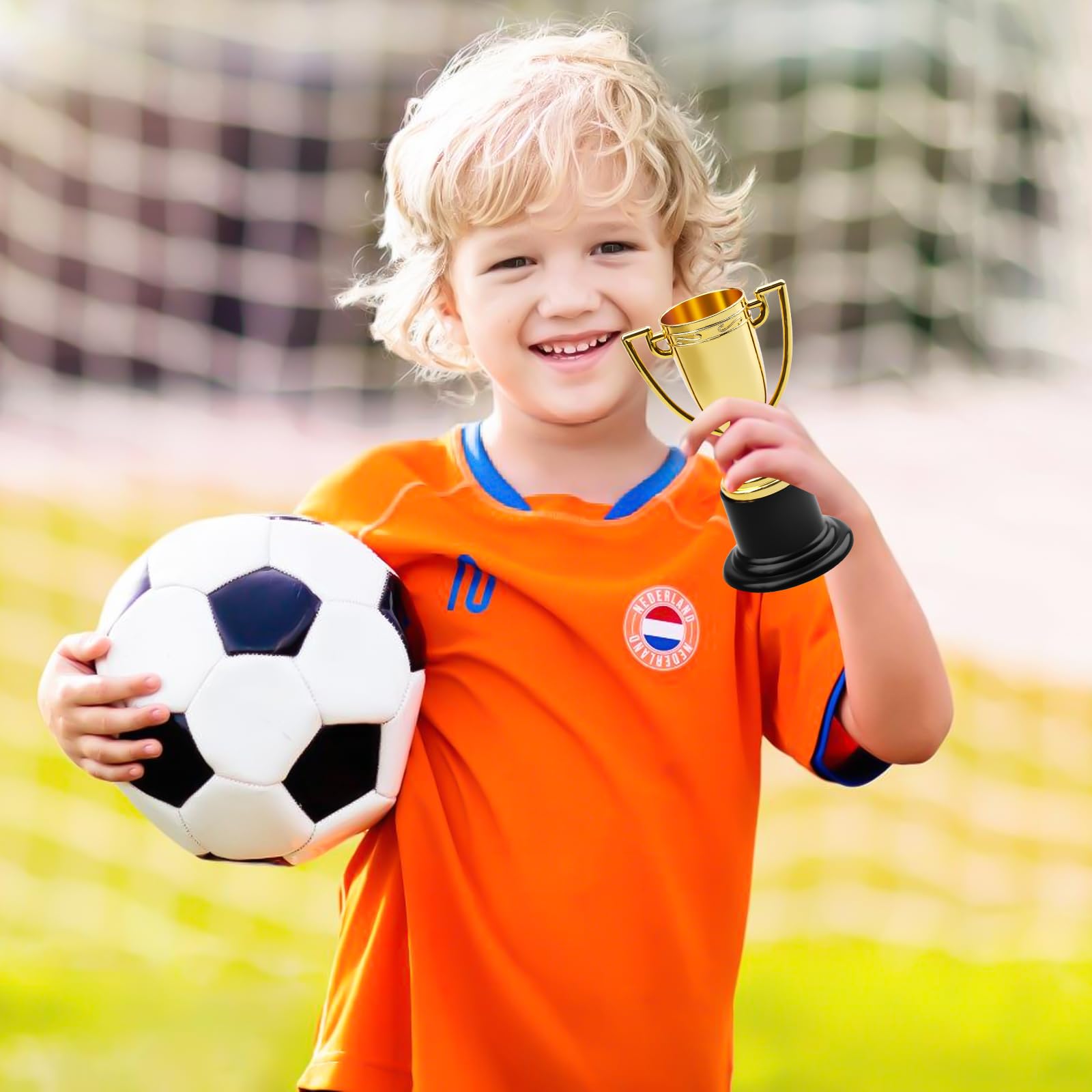 Coppa Trofeo GOEDCH 16 Pezzi: Mini Trofei per Bambini, Mini Trofeo Oro, Mini Trofei Vincitori in Plastica per Compleanni dei Bambini, Mini Trofei per Classi, Scuole, Ricompense, Accessori