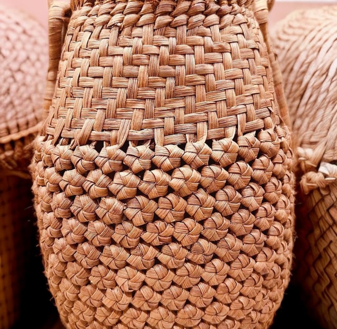 山葡萄 かごバッグ 六角花結び編み 網代編み 変則二重編み 手提げ 内布付き Amazon.co.jp: 山葡萄かごバッグ 手作り 手提げ 籠 六角花結び編み