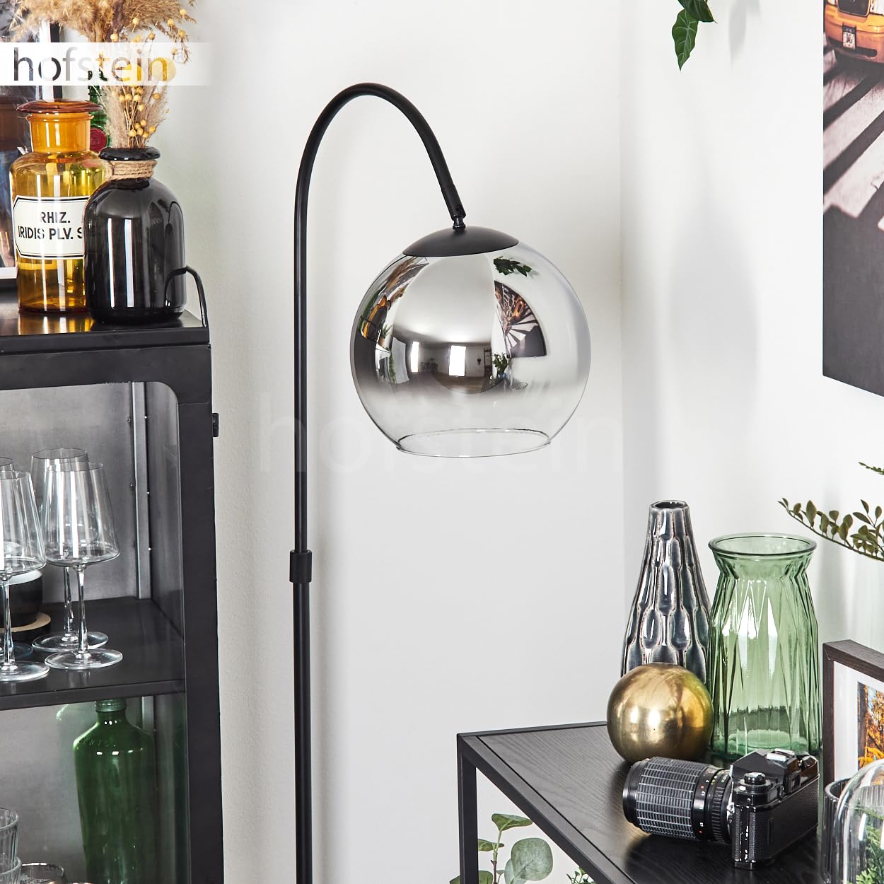 Lampada da terra Koyoto, lampada da terra metallo/vetro in nero/cromo/trasparente/fumo, lampada in design retrò/vintage/industriale con paralume in vetro (Ø 25 cm) e interruttore a pedale, 1x E27,