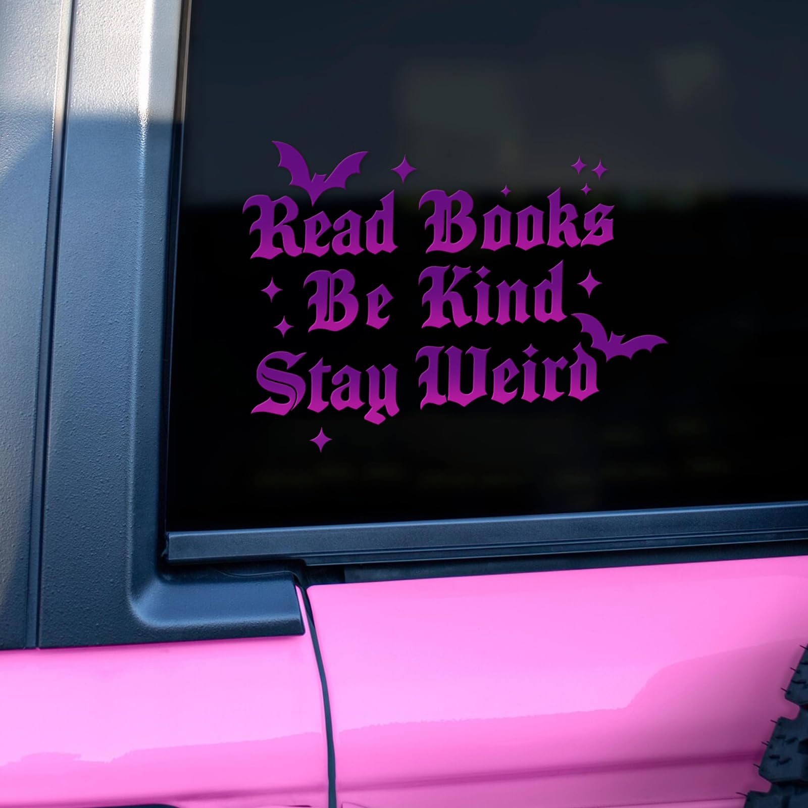 Read Books Be Kind Stay Weird, adesivi per finestrini auto per amanti dei libri, adesivi per lettori di libri, adesivi in vinile impermeabile per paraurti per auto, pareti, finestre