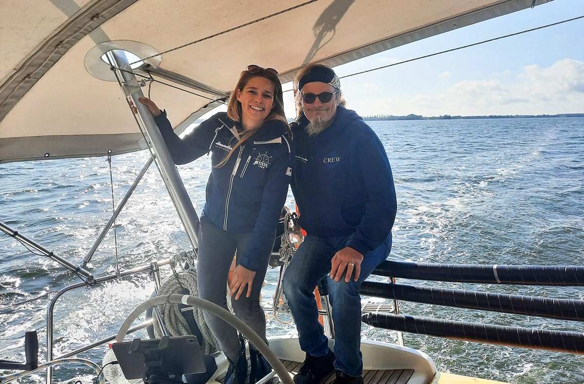 JOCHEN SCHWEIZER Geschenkgutschein: Segeltörn mit Übernachtung an Bord Stralsund