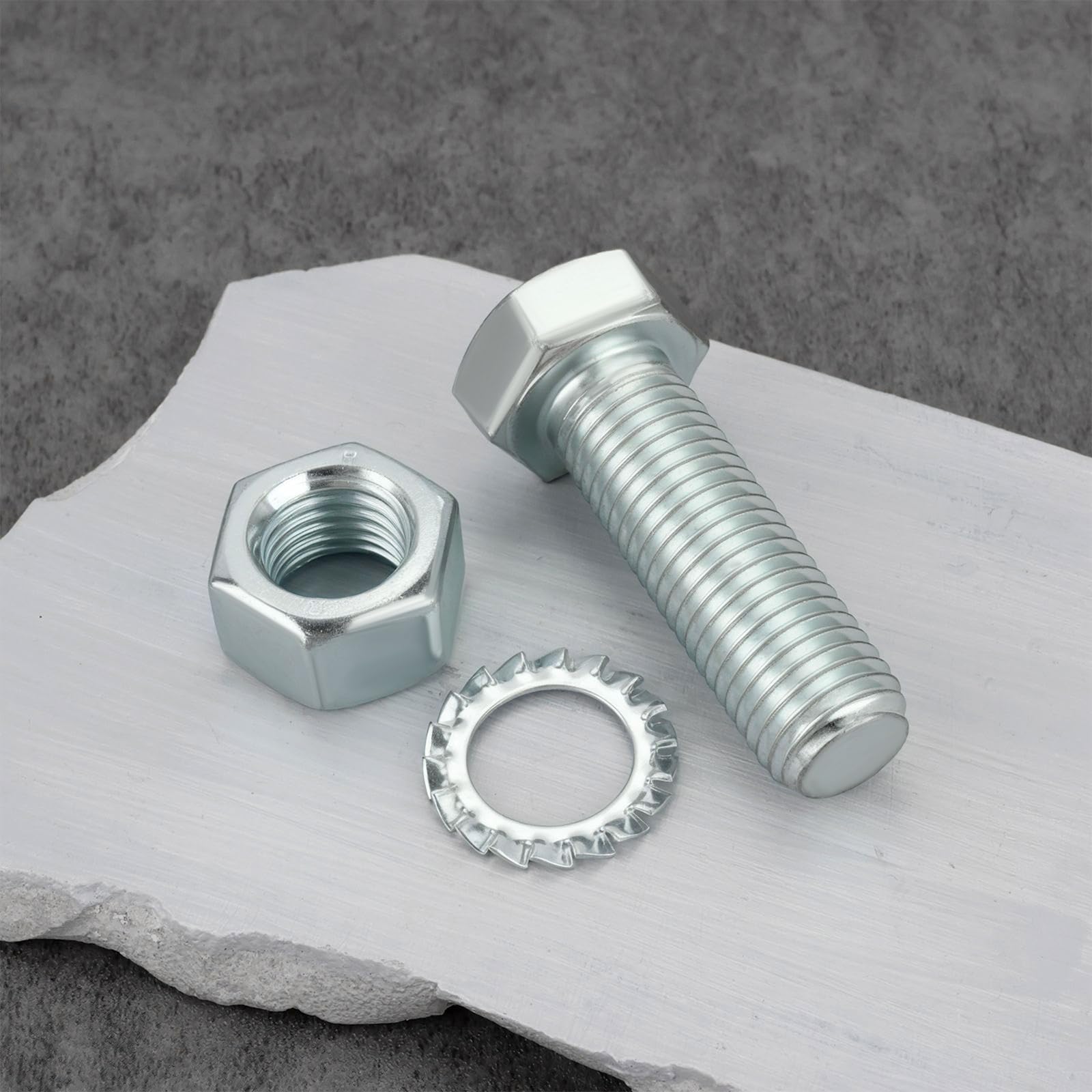 SG Store 4 Pezzi Kit Di Bulloni E Dadi Per Gancio Di Traino M16 X 50 Mm Grado 8.8 Rondelle Per Accessori Di Traino Per Attacco Rimorchio
