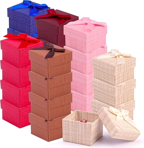 Lainrrew 24 cajas de regalo cuadradas para joyas, cajas para anillos de aretes con lazo, papel de cartón relleno de algodón, perfectas para bodas, disponible en Yaxa Costa Rica