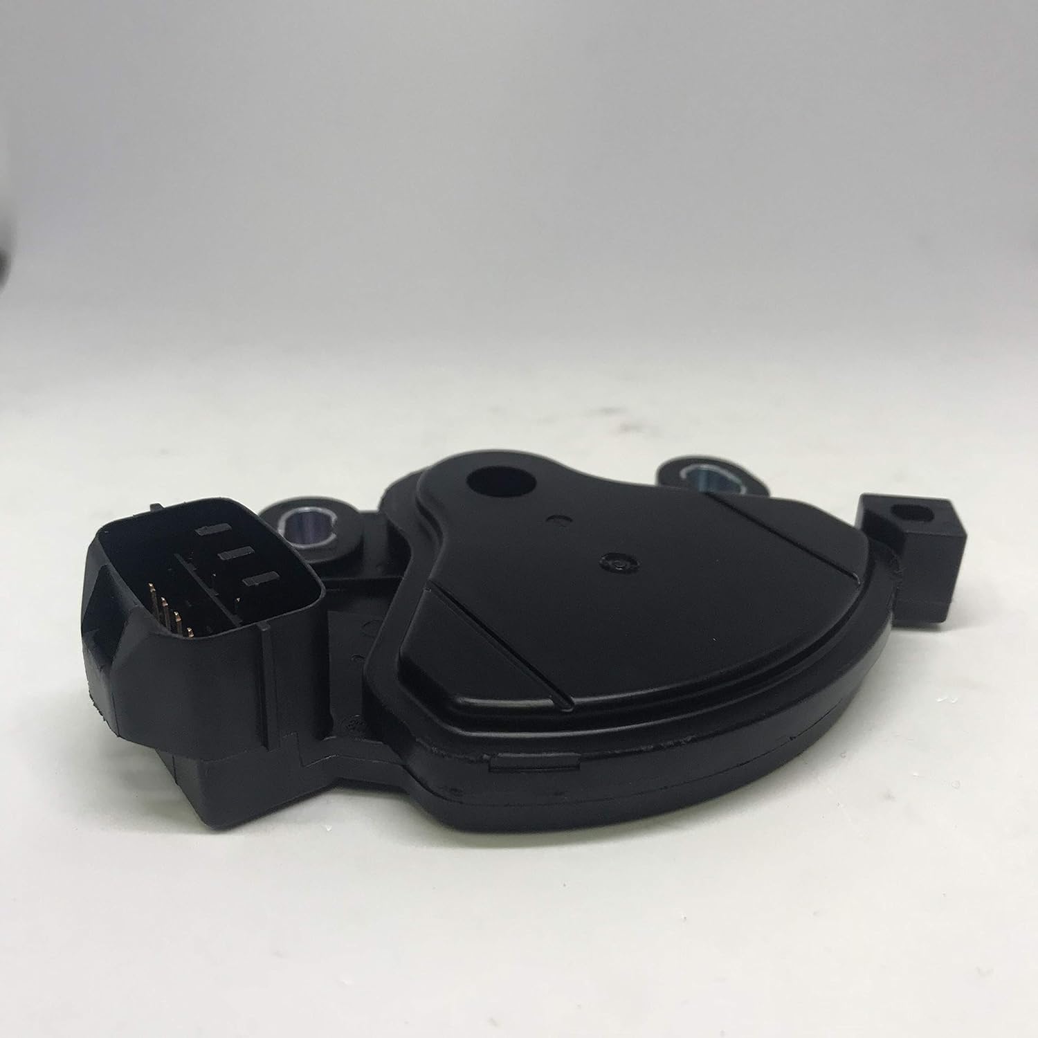 Genuine OEM 42700-39055 Inhibitor Switch / 4270039055 for select Hyundai Kia models/Replaces 4270039050