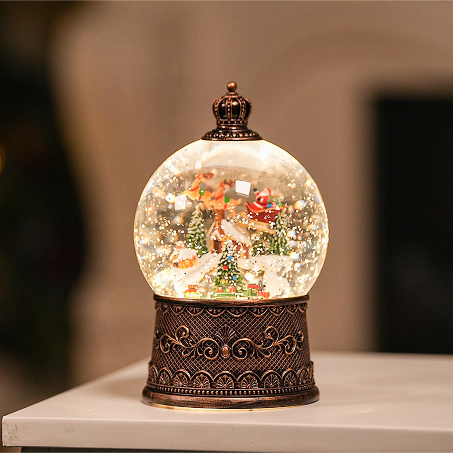 Boule à neige de Noël avec élan, boules à neige lumineuses avec minuterie, lanterne musicale scintillante pour décoration (élan du train de neige)