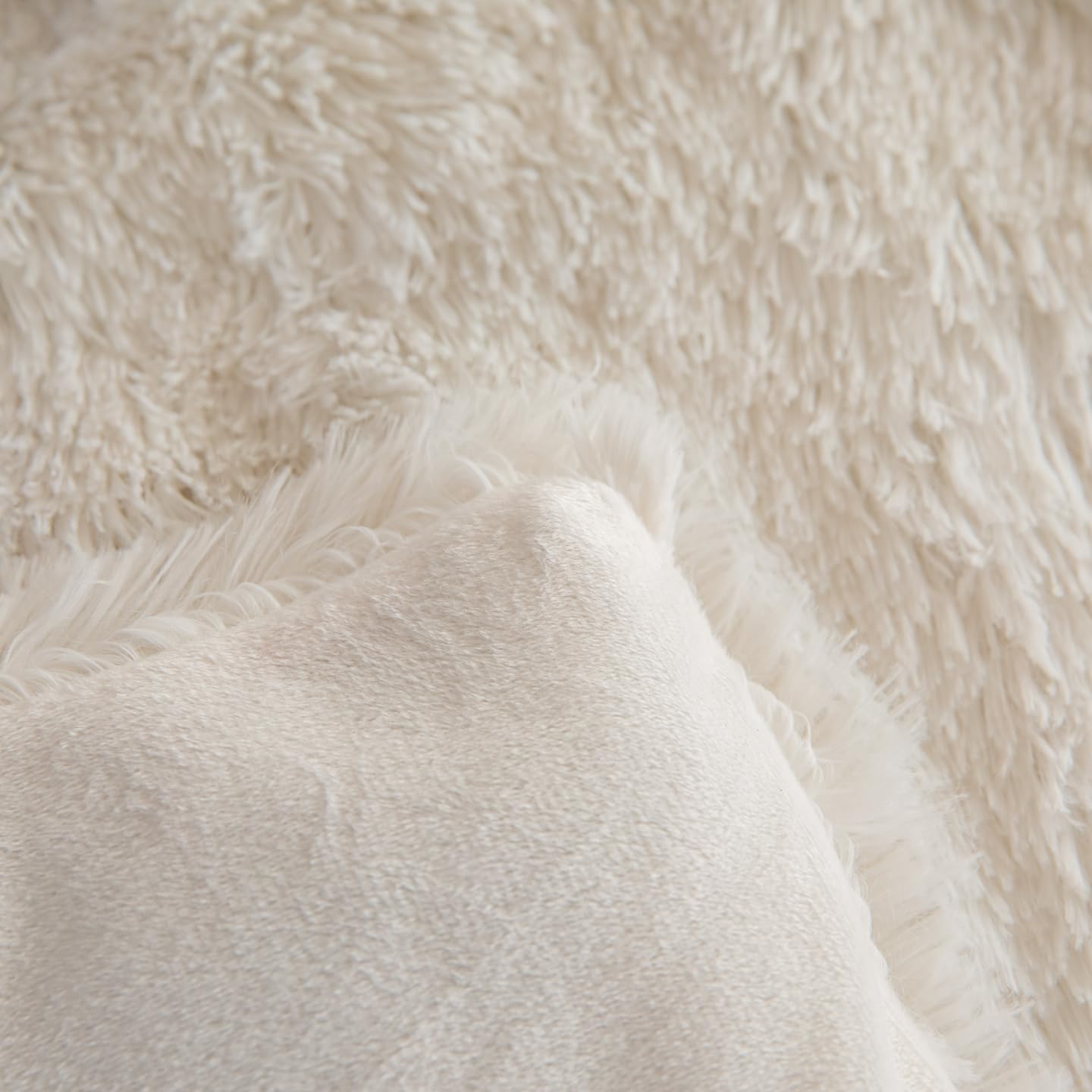 chovy Faux Fur Plush White Comforter Sets King - Ultra Soft Shaggy Flannel Velvet Fluffy Fuzzy 3PC Bedding Set （Comforter x 1 Pillowcases x 2） - Image 8