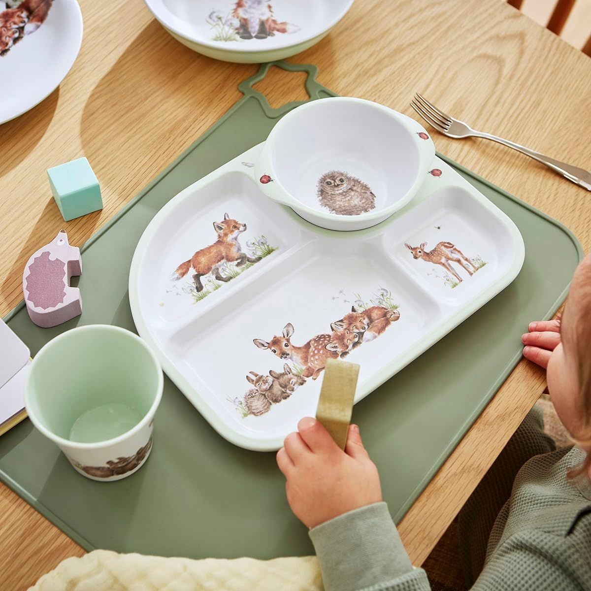 Royal Worcester Wrendale Designs Little Wren Tray & Bowl Set - Kids Tableware with 4-Section Lunch Tray & Handled Bowl, Featuring Baby Animal Artwork on Durable Melamine - Dishwasher Safe