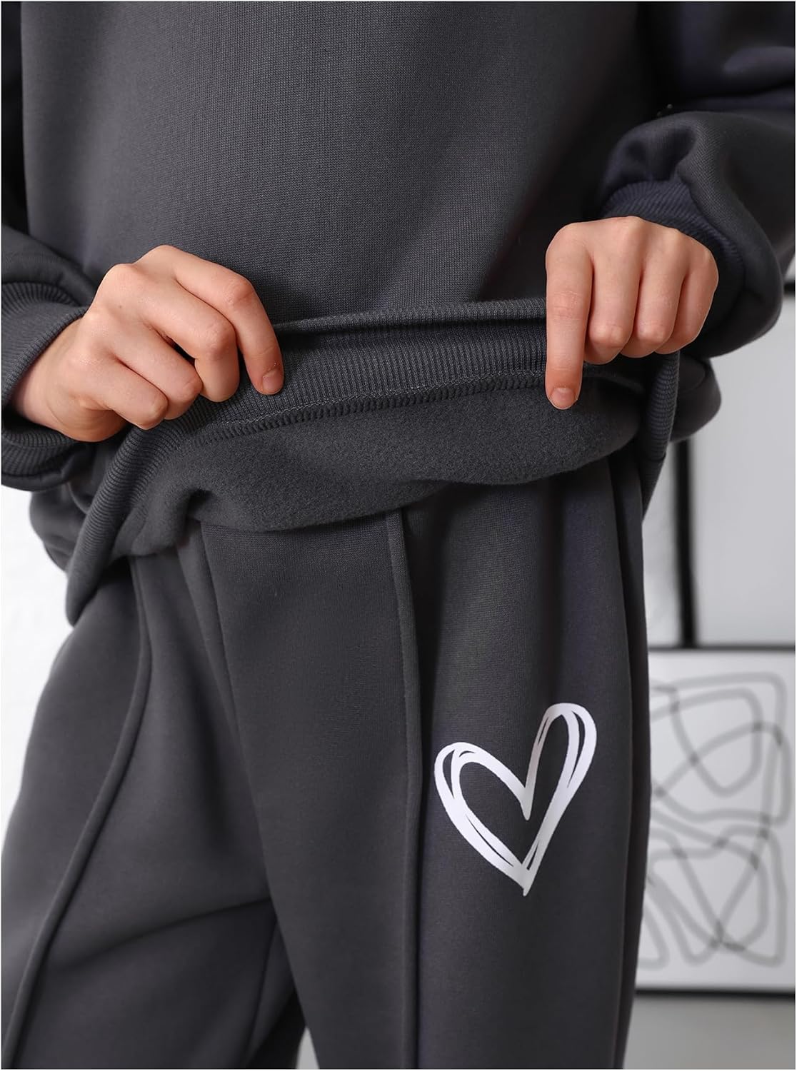 OYOANGLE Girl's 2 Piece Outfit Sweatsuits Set Heart Print Fleece Sweatshirts and Sweatpants Tracksuits - Image 6