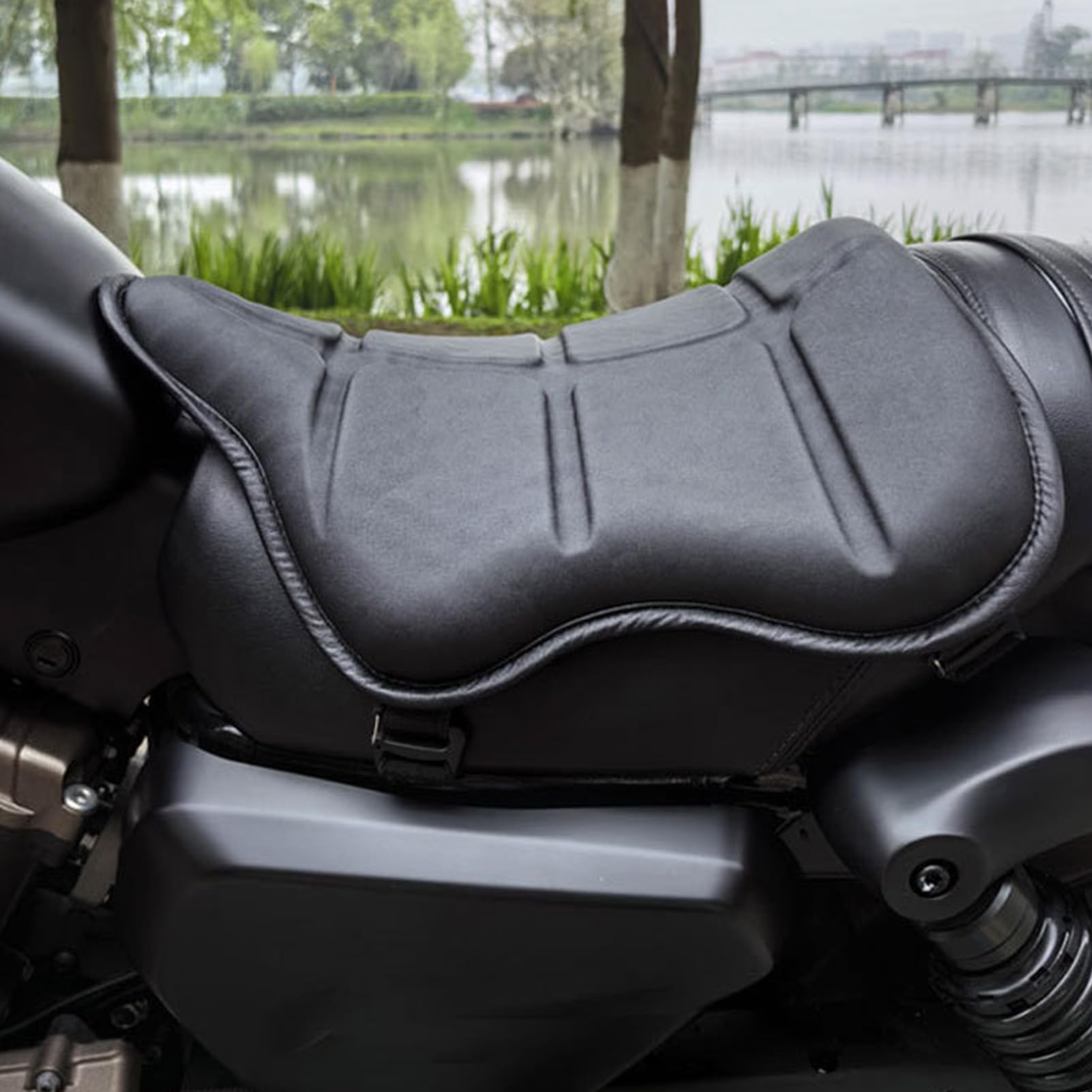 Poduszka Motocyklowa Na Siedzenie Wygodna Mata Ze Skóry PU | Oddychająca Amortyzująca Wkładka Motocyklowa Dla Dorosłych Początkujących Na Długie Jazdy W Terenie I Mieście