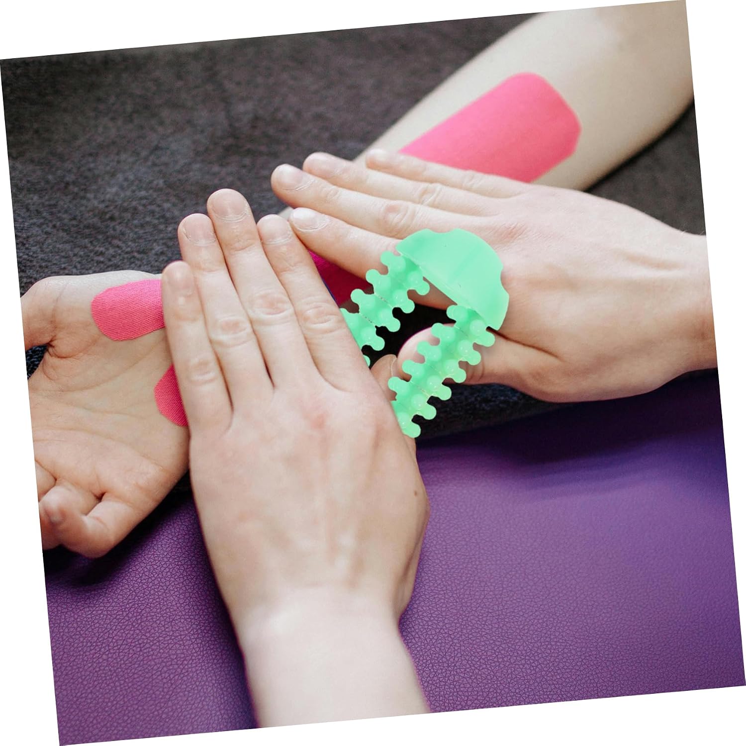 Finger Roller Tool for Hand Therapy Portable Massage Device for Finger Circulation Relief for