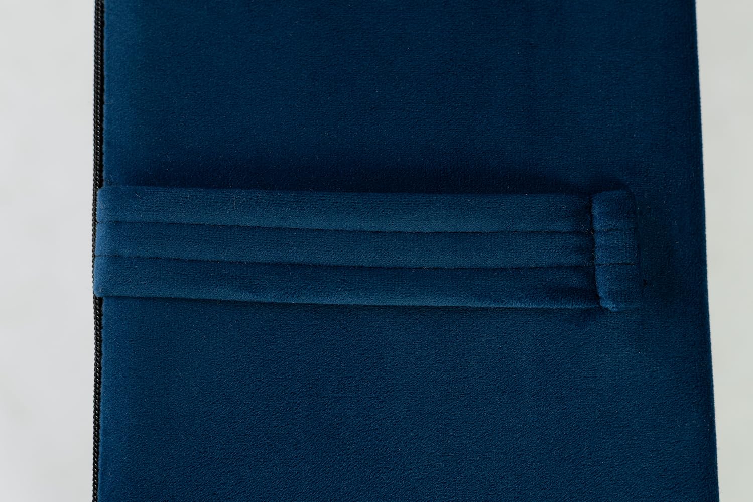 Hüpfmatte für Kinder ab 3 Jahren - 80×100×18cm - Royal Velvet - Marineblau | Easy Clean, rutschfeste Unterseite, Federn + T30/150-Schaumstoff, abnehmbarer Bezug, Spielmatratze