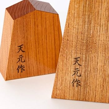 将棋 飾り駒 左馬 王作 ケヤキ 天童 将棋駒 欅7寸飾り駒 台付 欅 縁起物 楽天市場】天童将棋駒の置物 招福駒 台付き飾り駒 左馬・と金の