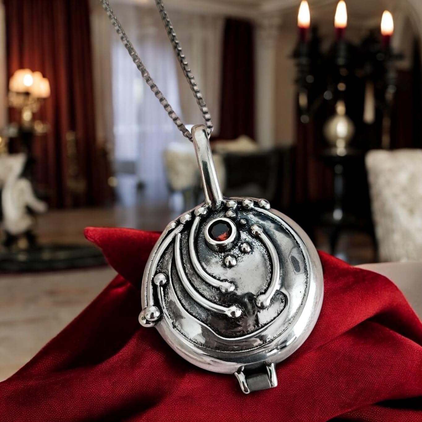 PRINCESS CUTENESS STORE Elena Gilbert Vervain - Collana con ciondolo a forma di vampiro, in argento Sterling 925, medium, resina, non è una pietra preziosa