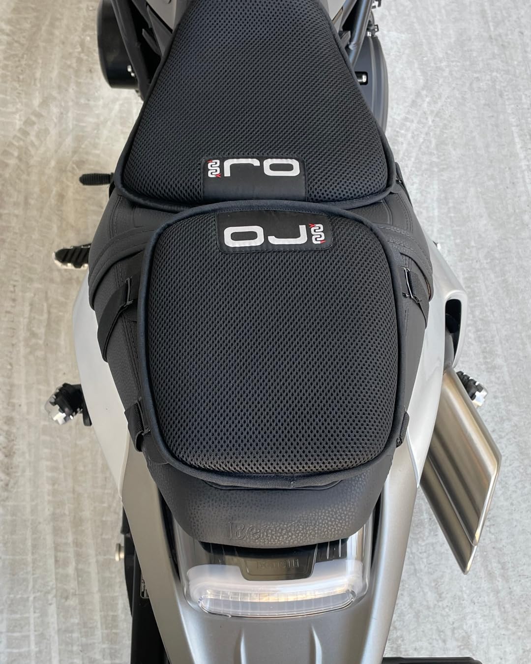 OJ Cuscino in Gel COMFORT 3D per Sella Moto e Scooter, 3D Mesh Traspirante, Base Antiscivolo, con Cuffia Antiacqua, Disponibile in 3 Misure (Large)
