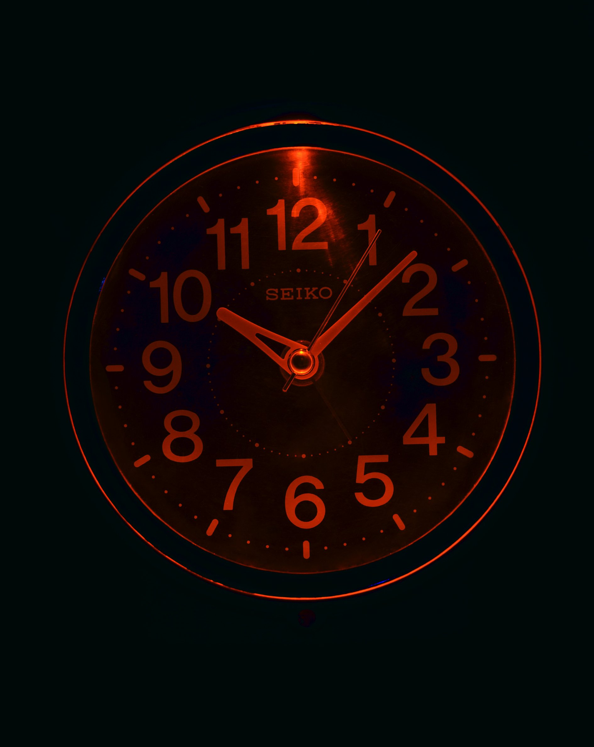 Amazon.co.jp: セイコー クロック 目覚まし時計 自動点灯