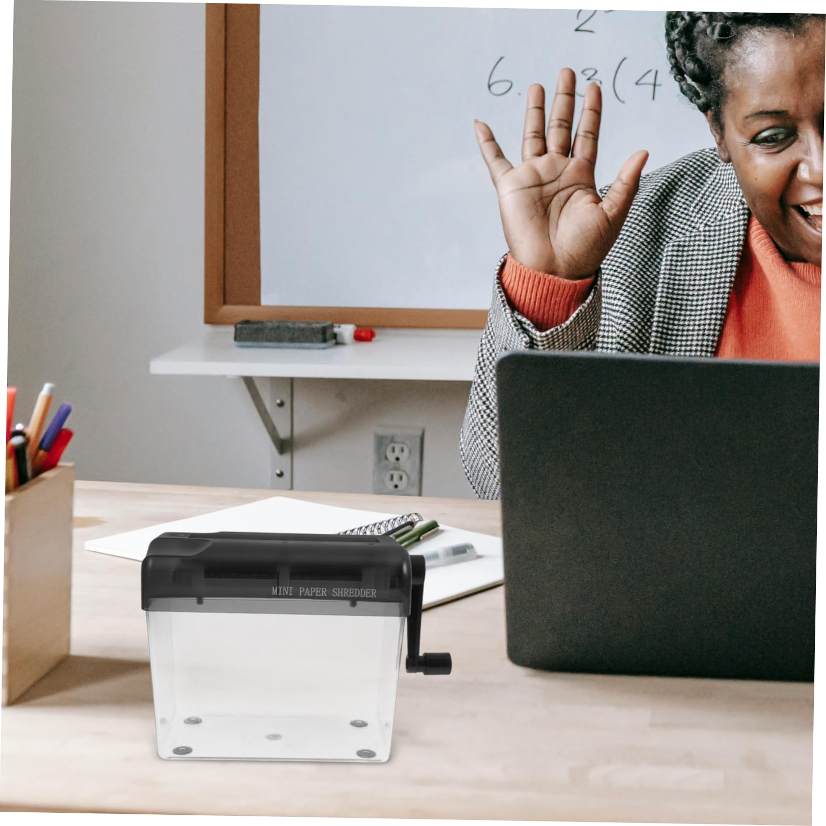 LALAFINA Household Manual Shredder Compact Handheld Paper Shredder for Home and Office Use Efficiently Cuts Bills Receipts and Documents and Design