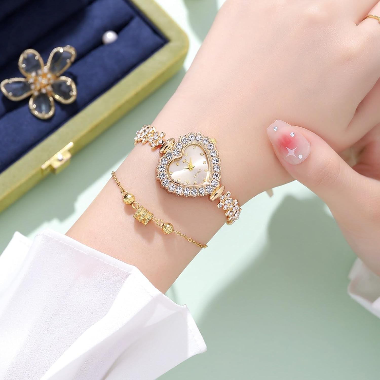 5Pcs Fashionable Diamond Heart Shaped Women Watch Bracelet Wholesale Watches Flower Analog Quartz Wristwatches - Image 4
